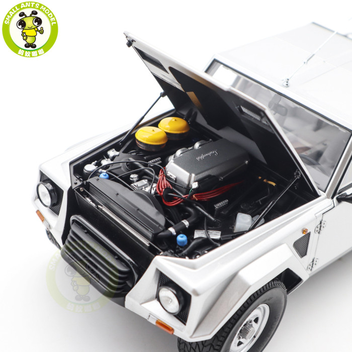 1/18 Lamborghini LM002 AUTOart 74553 Argento / Metallic Silver Model Car