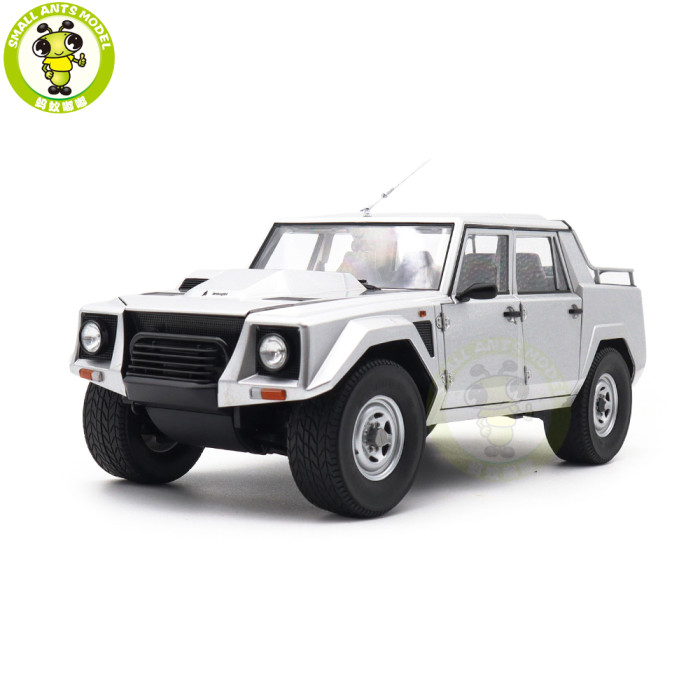 1/18 Lamborghini LM002 AUTOart 74553 Argento / Metallic Silver Model Car