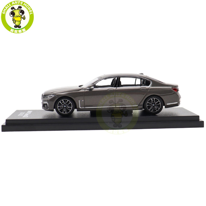 1/64 BMW 7 Series 7 Generations Souvenir Set  Almost Real Diecast Model Toys Car Gifts For Friends