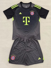 25-26 Bayern Black Goalkeeper Kids Soccer Jersey (绿标)