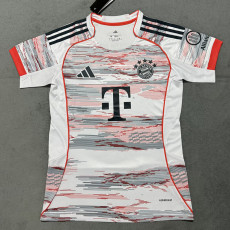 25-26 Bayern Away Women Soccer Jersey (女)