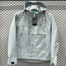 2025 ARC-TERYX Light green Outdoor Jackets #F882冲锋衣