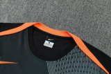 26-27 INT Black Short shirts and Long trousers Suit (圆领)