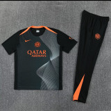 26-27 INT Black Short shirts and Long trousers Suit (圆领)