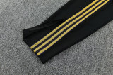 26-27 Man Utd Purple Short shirts and Long trousers Suit (圆领)