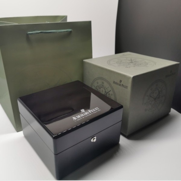 Audemars Piguet (White inner skin) Watch box Brand New
