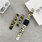 OFF-WHITE close down Apple watch strap