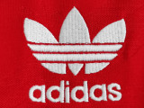 1986 Manchester United Thai kit at home