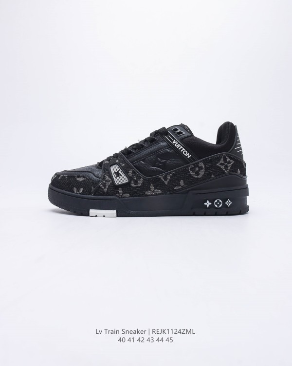Louis Vuitton board shoes black