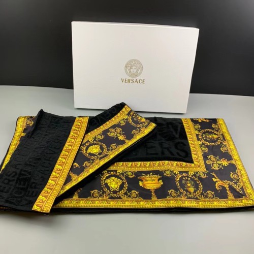 Versace Medusa Towel Set Three Piece Black