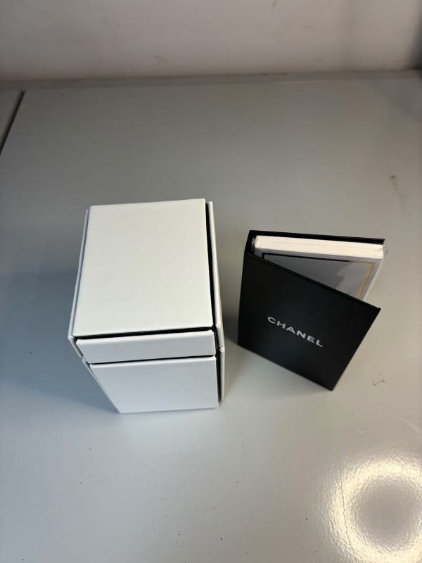 Chanel watch box-chain clause