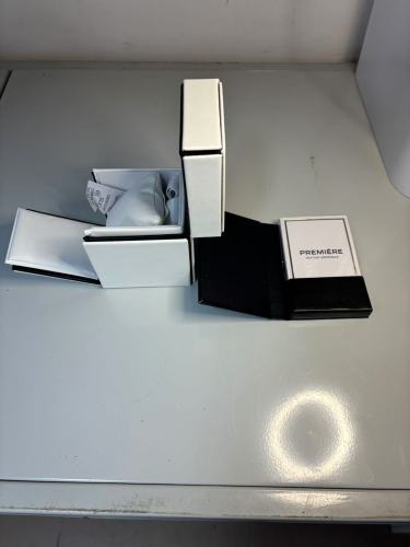 Chanel watch box-chain clause