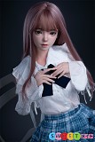 可愛な茉莉ちゃんが素敵なJK制服を着ています。メイクアーティストがラブドールにとても美しいかわいいメイクをしました。