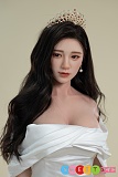 ウェディングドレスを着たラブドール