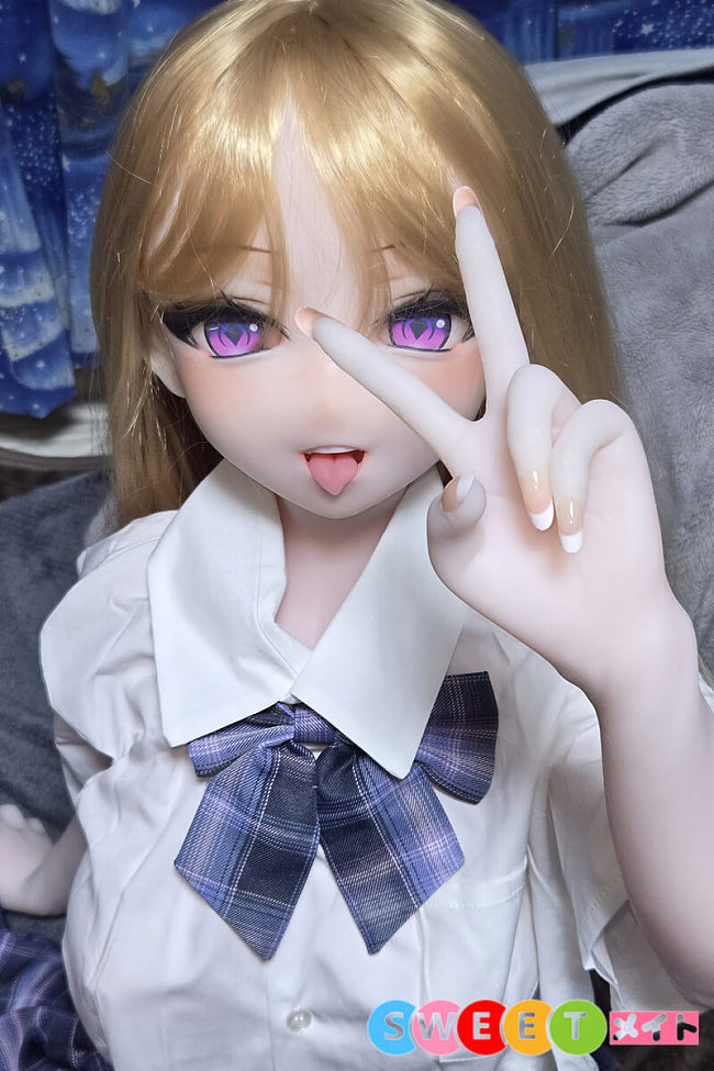 ElsaBabe RAD018 朝倉奈緒美 JK制服で舌を出す アニメ美少女 リアルドール 148cm 普乳 シリコン製 エロドール