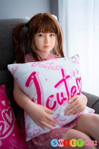 J-cute AGD17 羽純 キュートなツインテール 萌え系美少女 ダッチワイフ 133cm バスト平 シリコン製 リアルドール 華奢でコンパクトな体つき