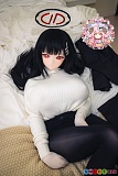 155cm爆乳の羊角社Croissant Doll 莉音、調月リオ風ビニールヘッド＋TPE製アニメドールが白ニットと黒タイツ姿で横たわるショット