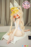 百合園聖娅 141cm AAカップのCroissant Doll、ビニールヘッド＋TPEボディのエロドールがサンバイザーとサングラスを見せながら上目づかいを向ける近接ショット