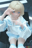 Kiradols KH003-A 紬 150cm Bカップ エロフィギュア風、両手で表情を演出する可愛いポーズと金髪美少女デザイン