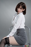 Real Girl (Ｃ工場製) 168cm Fカップ 深田 エロフィギュア 横向きに座り振り返って手を太ももに置く