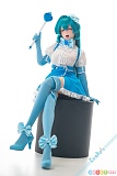 Kiradols 155cm Dカップ #KH004-D3 Risa エロフィギュア、黒い円柱台に腰掛けハート形のステッキを掲げた全身姿