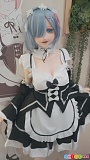 陽葵 155cm Dカップ アニメドール Kiradols、黒白メイド衣装とリボン装飾の正面半身像
