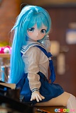 エロドール 萌枝 85cm MW Girl 魔物姫、振り返る水色ロングヘアの横向き座り姿