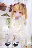 彩姫堂 乃惠瑶（のえる）88cm アニメドール、両手を膝に重ねて椅子に座る正面姿