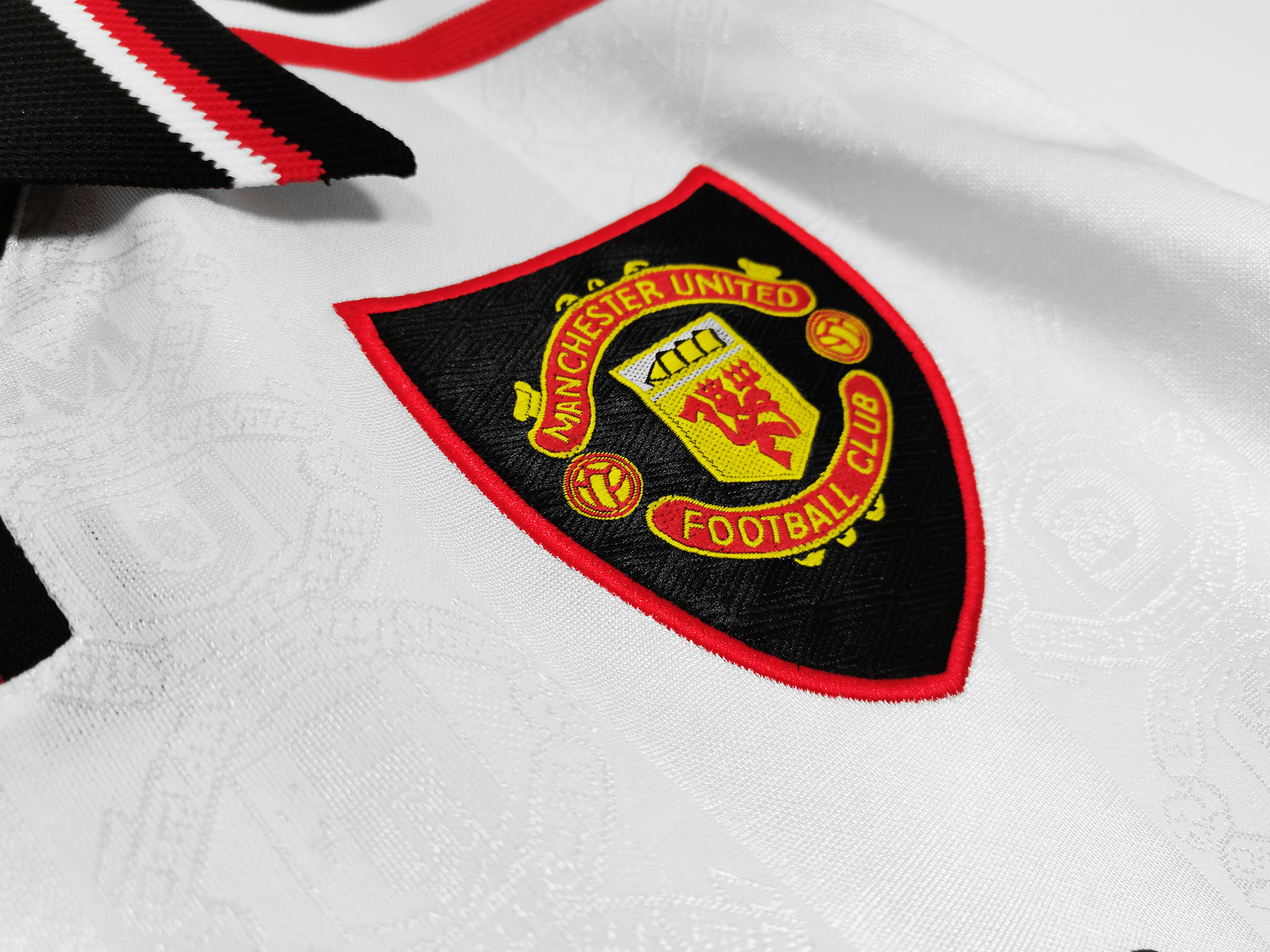 97-98 Manchester United White Long Sleeve Retro Jersey