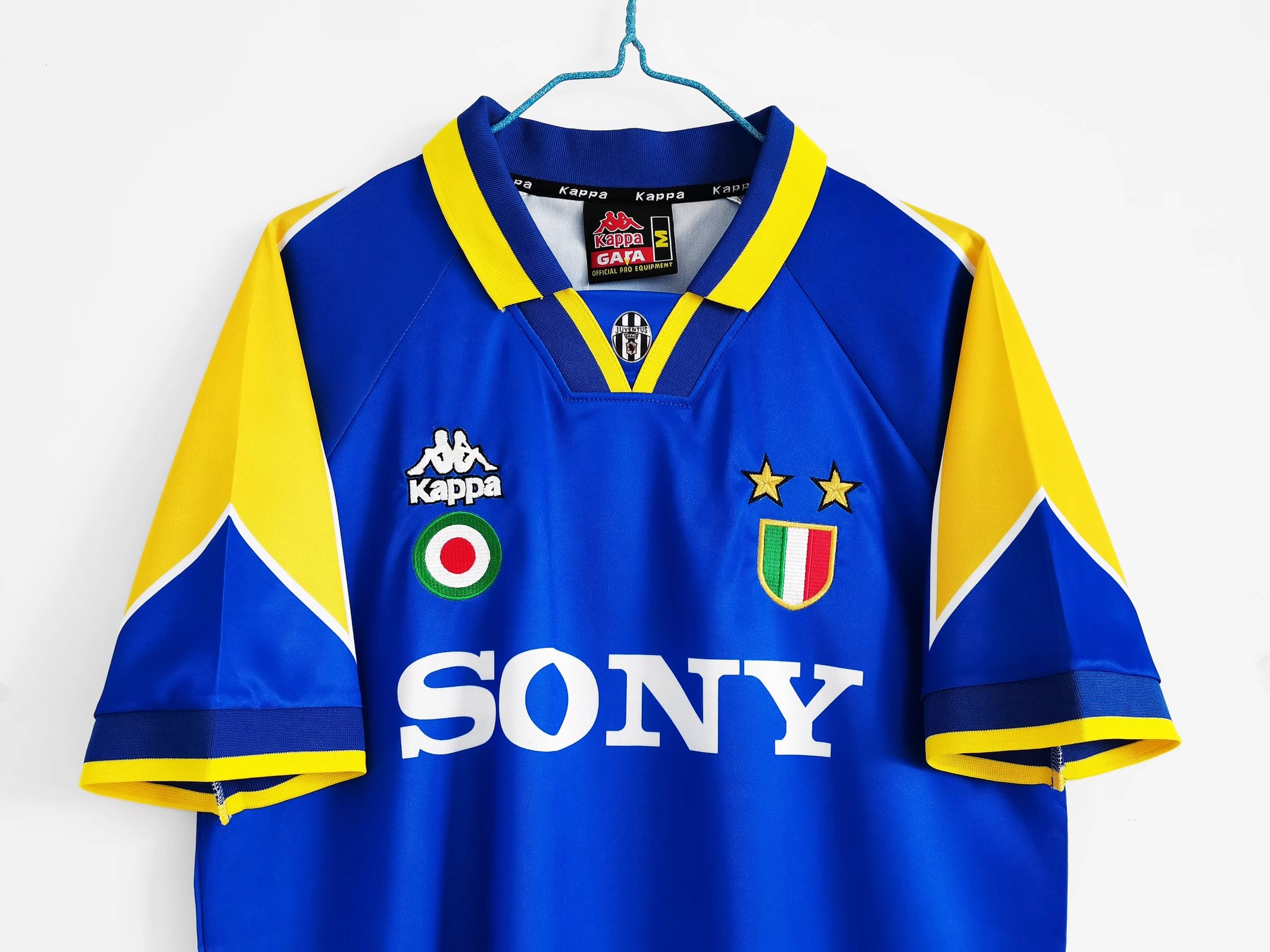 1995-96 Juventus Away Retro Jersey