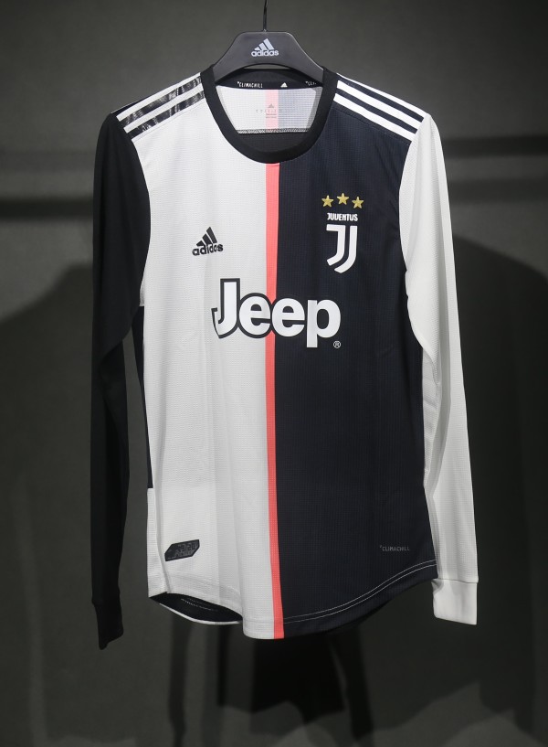 19-20 Juventus Home Retro Long Sleeve Player Jersey/19-20 尤文主场复古球员长袖