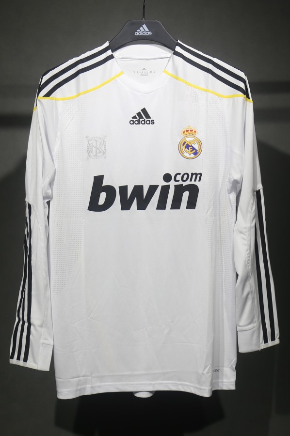 09-10 Real Madrid Home Long Sleeve Retro Player Jersey/09-10 皇马主场长袖复古