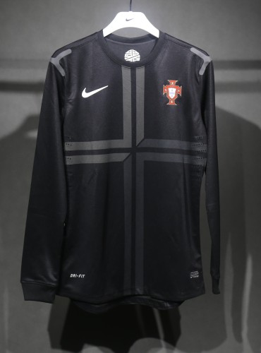 2013 Portugal Away Long Sleeve Player Retro Jersey/2013葡萄牙客场长袖球员