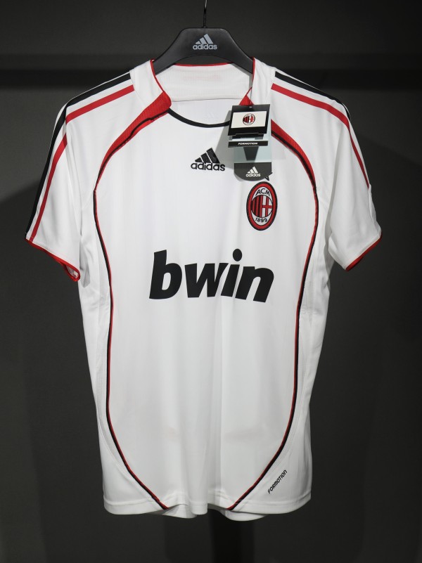 06-07 AC Milan Away Player Retro Jersey/06-07 AC米兰客场球员