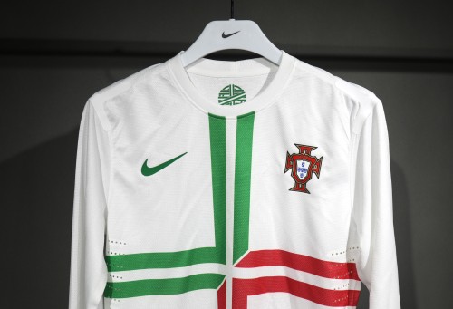 2012 Portugal Away Long Sleeve Player Retro Jersey/2012葡萄牙客场长袖球员