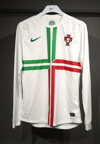 2012 Portugal Away Long Sleeve Player Retro Jersey/2012葡萄牙客场长袖球员