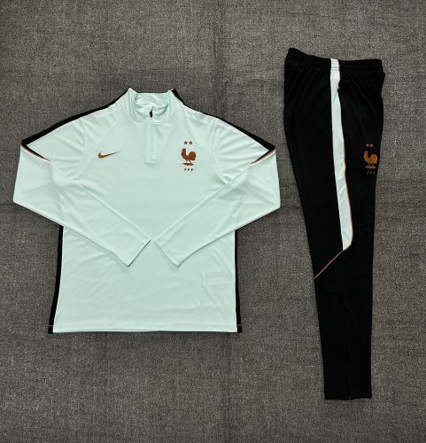 2026 France Training Suit/2026法国浅绿色半拉训练服