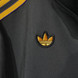 2025/26 M Utd Black Retro style Jacket Tracksuit