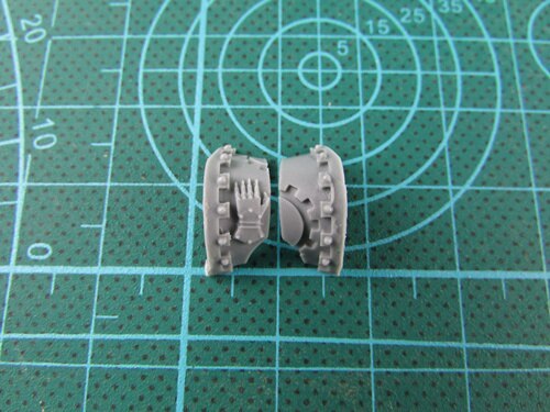 CATAPHRACTII TERMINATOR SHOULDER PADS - IRON HANDS bits