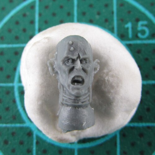 ULTRAMARINES INVICTARII HEADS & TORSOS bits 4