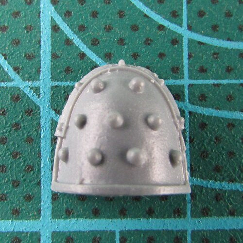 Legion Moritat with Plasma Pistols bits - Shoulder pads 2