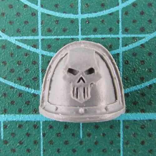 IRON WARRIORS LEGION MKII SHOULDER PADS bits
