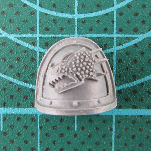 SALAMANDERS LEGION MKII SHOULDER PADS bits