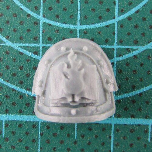 WORD BEARERS LEGION MK III SHOULDER PADS bits