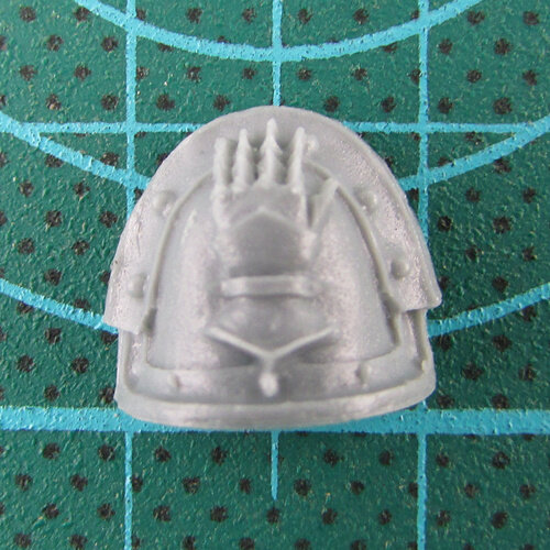 IRON HANDS LEGION MK III SHOULDER PADS bits