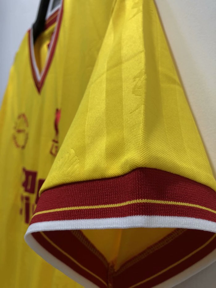 Liverpool Away Retro Jersey 85/86