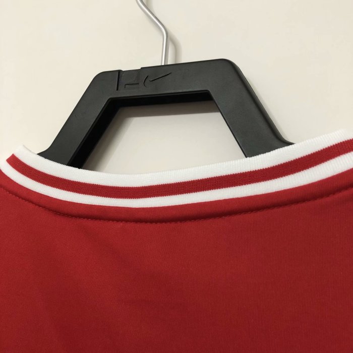 Liverpool Red Retro Commemorative Jersey