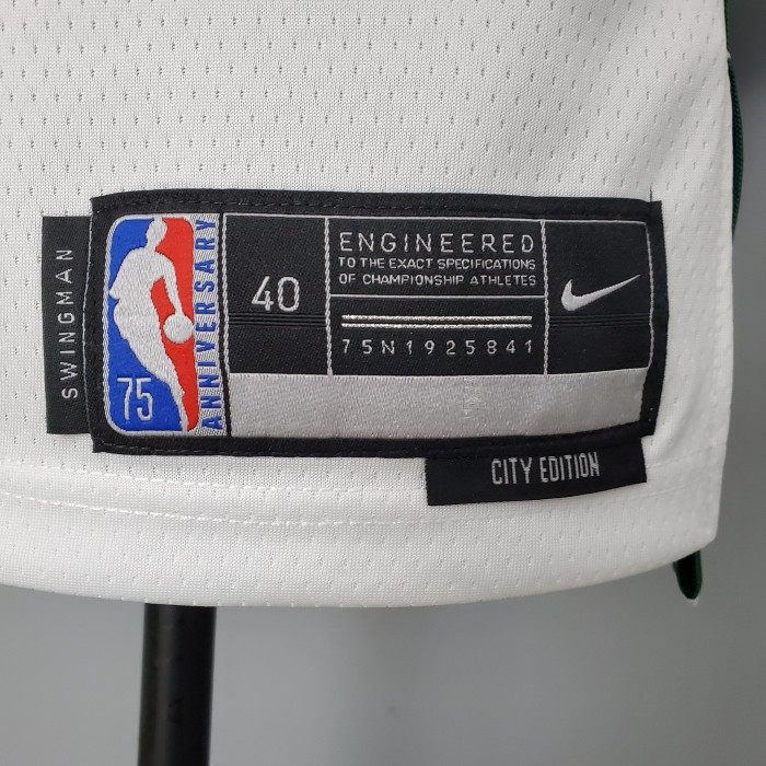 Giannis Antetokounmpo Milwaukee Bucks 2021/22 Swingman Jersey White