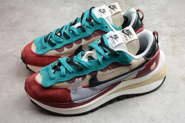 Nike LDWaffle Sacai Wine Red