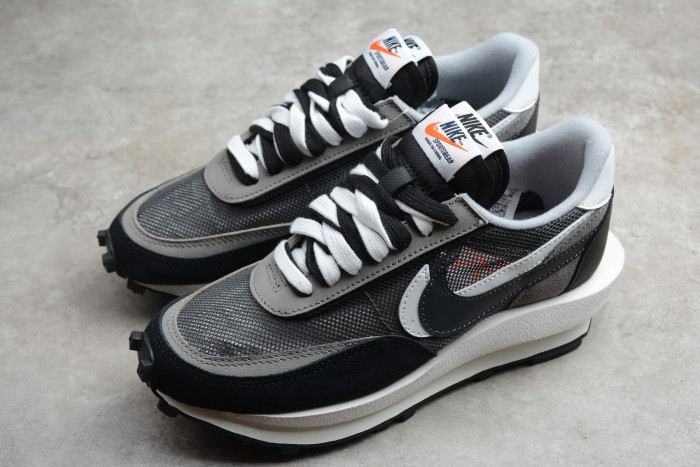 Nike LDWaffle Sacai Black/Anthracite-White